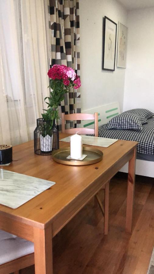 Garsoniera Relax Drumul Taberei Bucureşti Eksteriør bilde